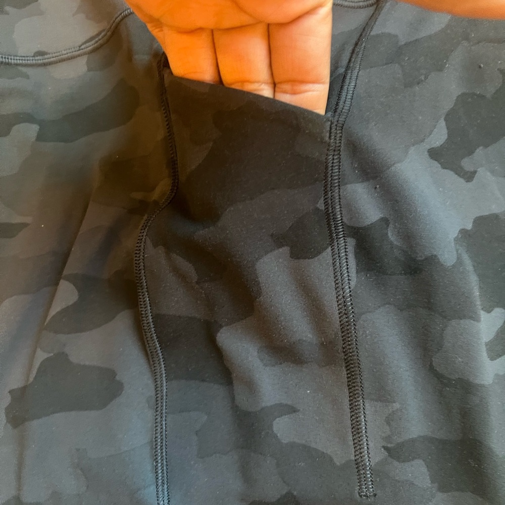 Lululemon Align 25” HR Black Camo Deep Coal Multi with Pockets Leggings Size 14 - Picture 3 of 5